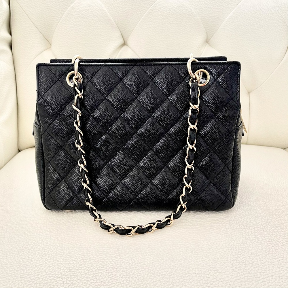 ⭕️SOLD⭕️Like new Chanel Bag - Picture 3 of 10